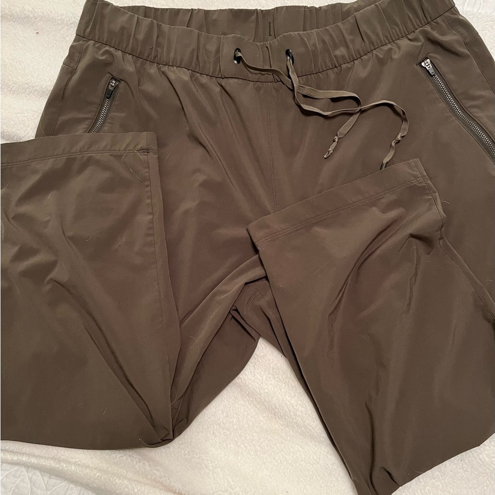 Eddie Bauer pull-on drawstring cropped pants